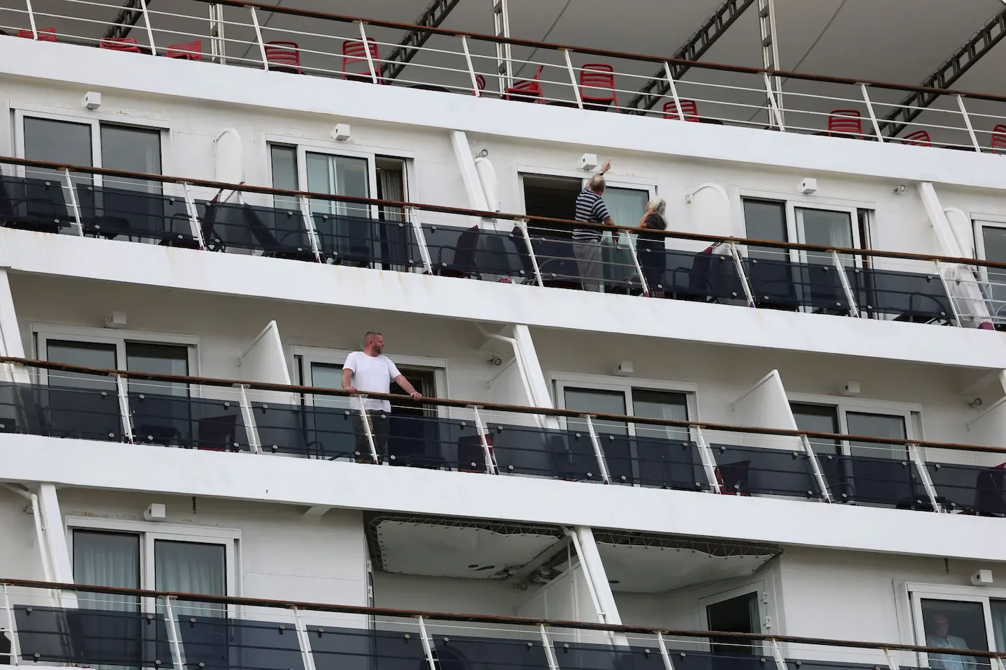 Cruise ships: virus-prone, yet travelers keep cruising