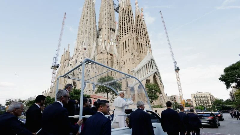 Pope Blesses Gaudí's Sagrada Família Tower, Century in the Making