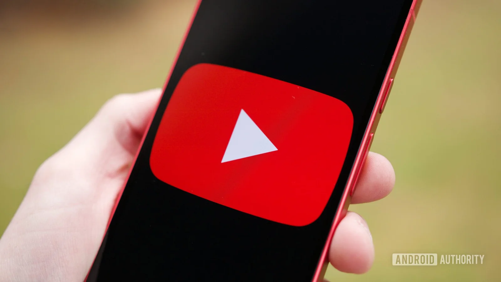 YouTube tests Android UI refresh with icon-only controls and shifted likes