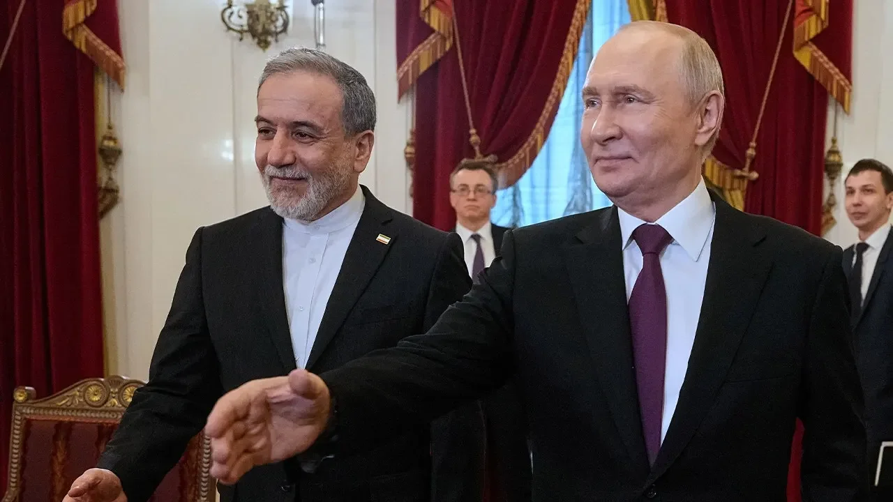 Iran Seeks Putin Backing as U.S. Talks Collapse and Hormuz Tensions Rise