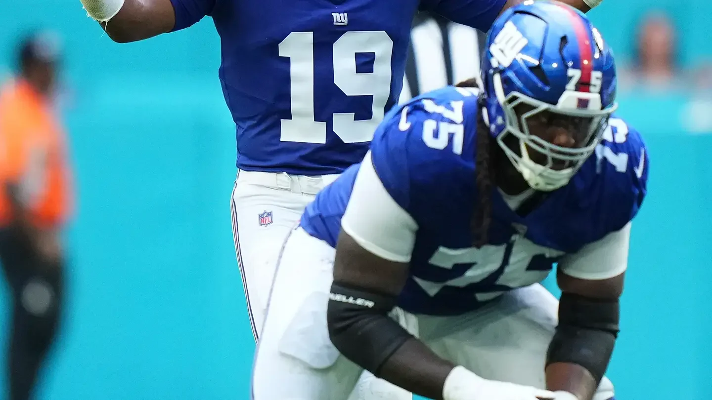 Giants’ O-Line Depth Impresses Against Dolphins Backups; D-Line Flashes Mixed Results