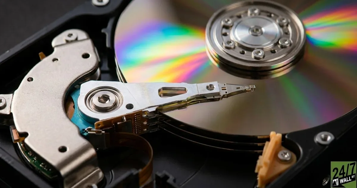 Druckenmiller Bets on AI Infrastructure: Broadcom, Micron and Seagate