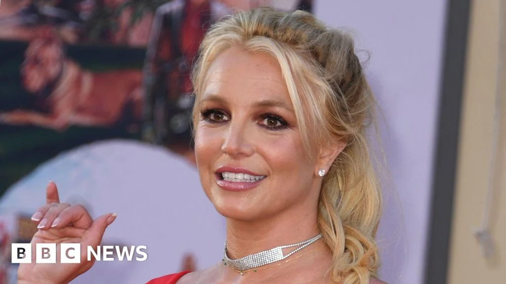 Britney Spears enters rehab ahead of DUI court date