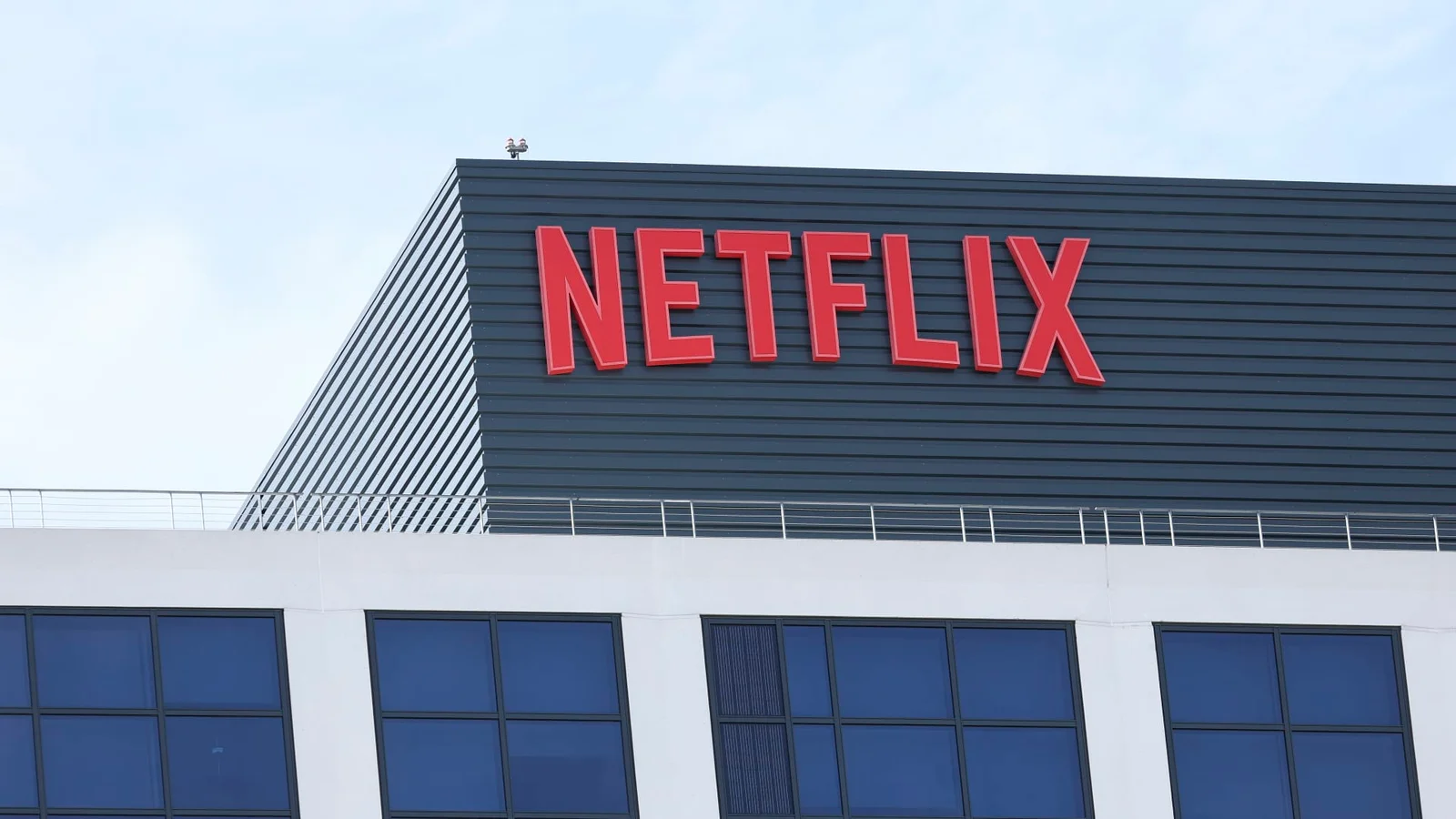 Netflix Eyes Profitability Push as Q1 2026 Preview Shifts After WBD Exit