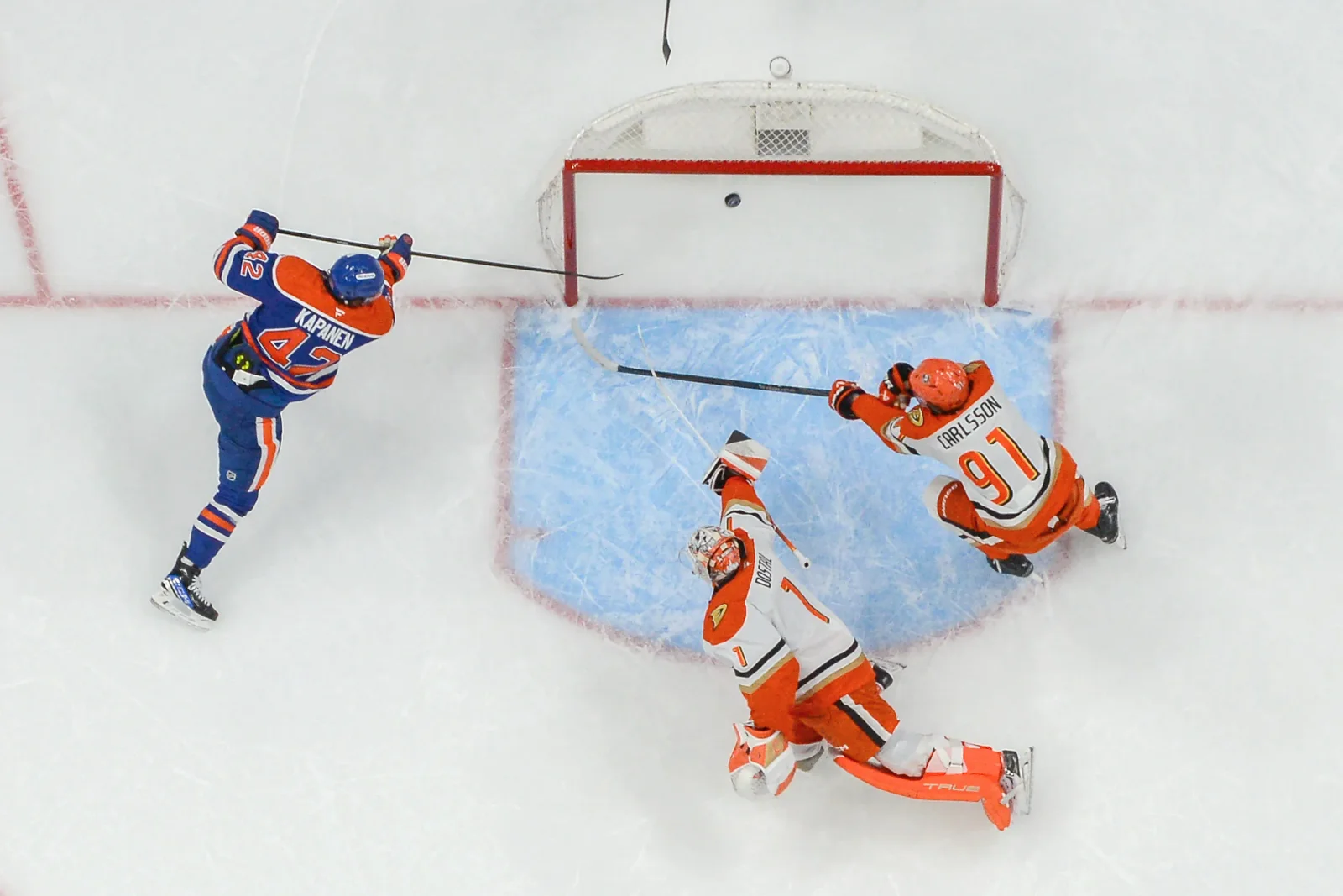 McDavid Silent, Oilers Win: Playoff Spotlight on Star Power