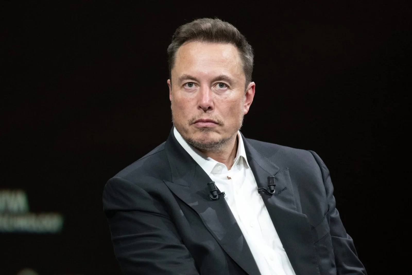 Elon Musk Backs Buffett’s 3% Deficit Rule to Fire Congress