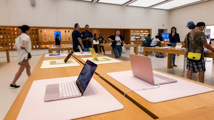 Apple seeks clearance to source Chinese memory chips amid price squeeze