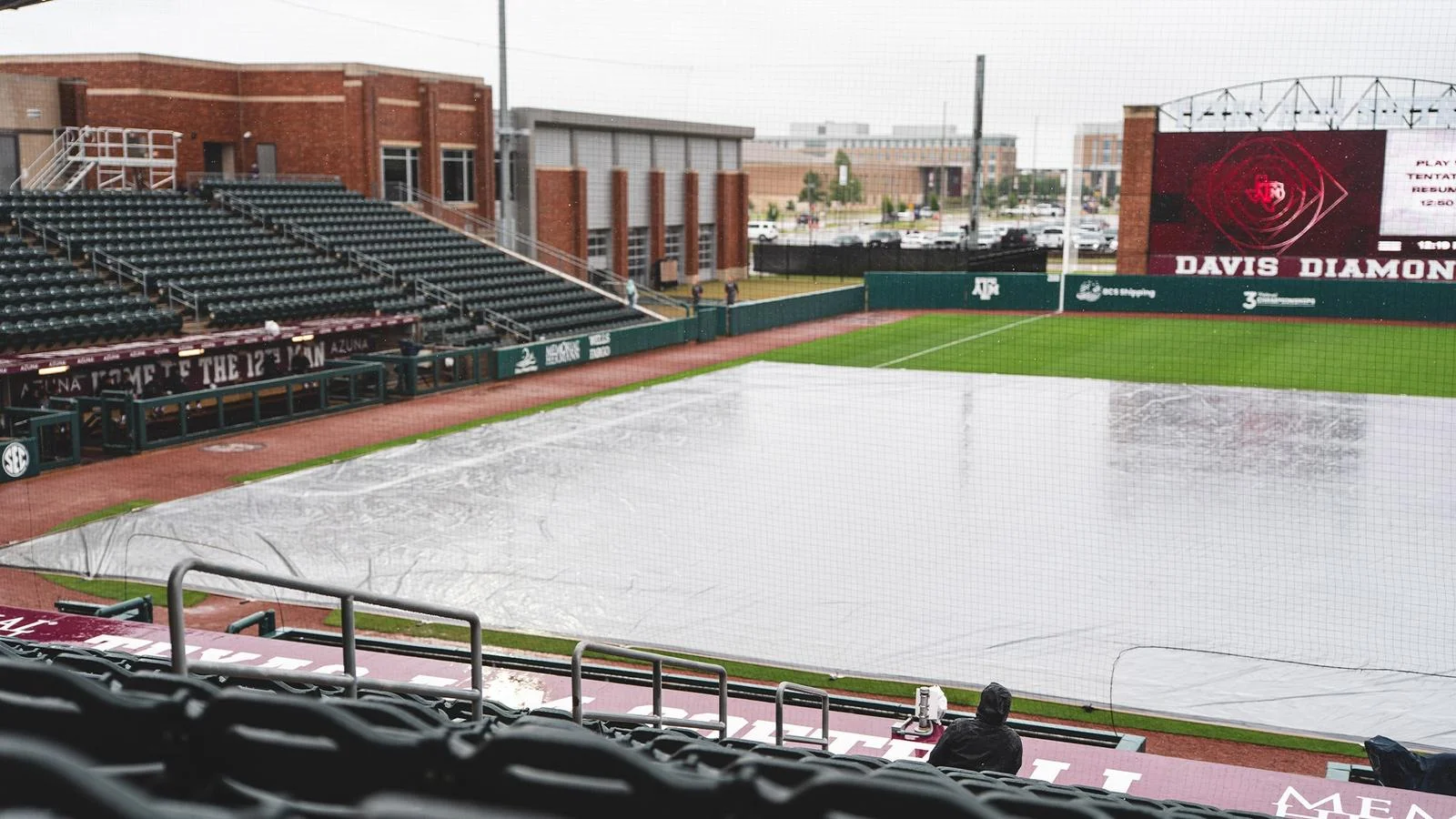 Weather Halts OU-Texas A&M Softball Opener With OU Leading 5-3