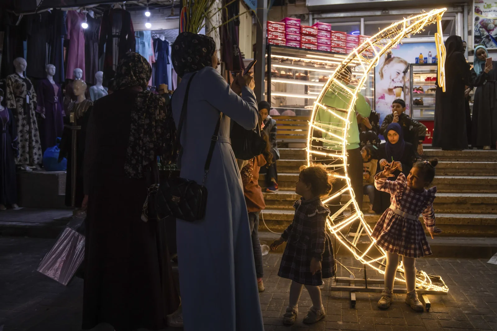 Ramadan Begins with High Costs and Hopes for Peace in the Middle East