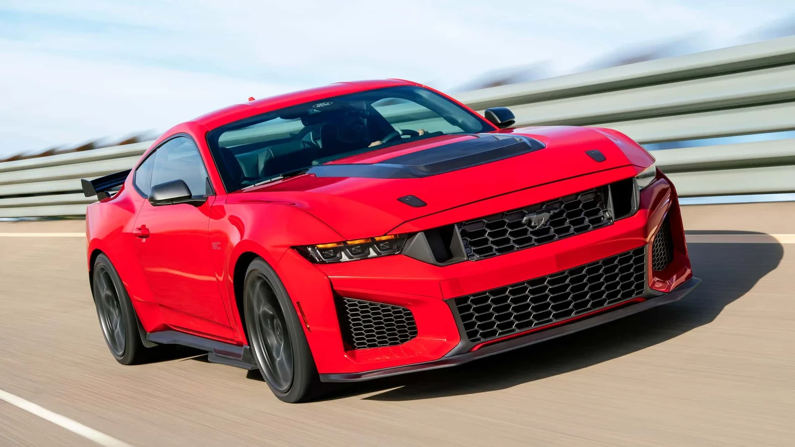 Ford Mustang Dark Horse SC Delivers 795 HP for Track-Ready Performance
