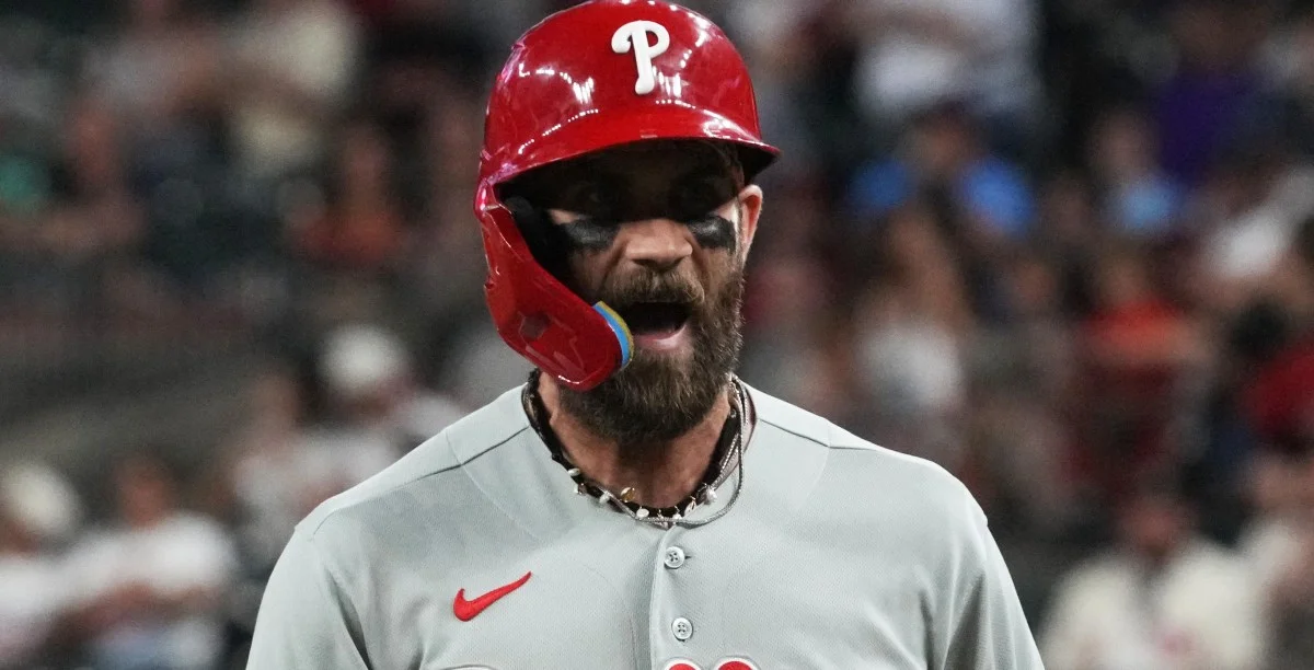 Phils roll past Diamondbacks 7-1, extend six-game win streak