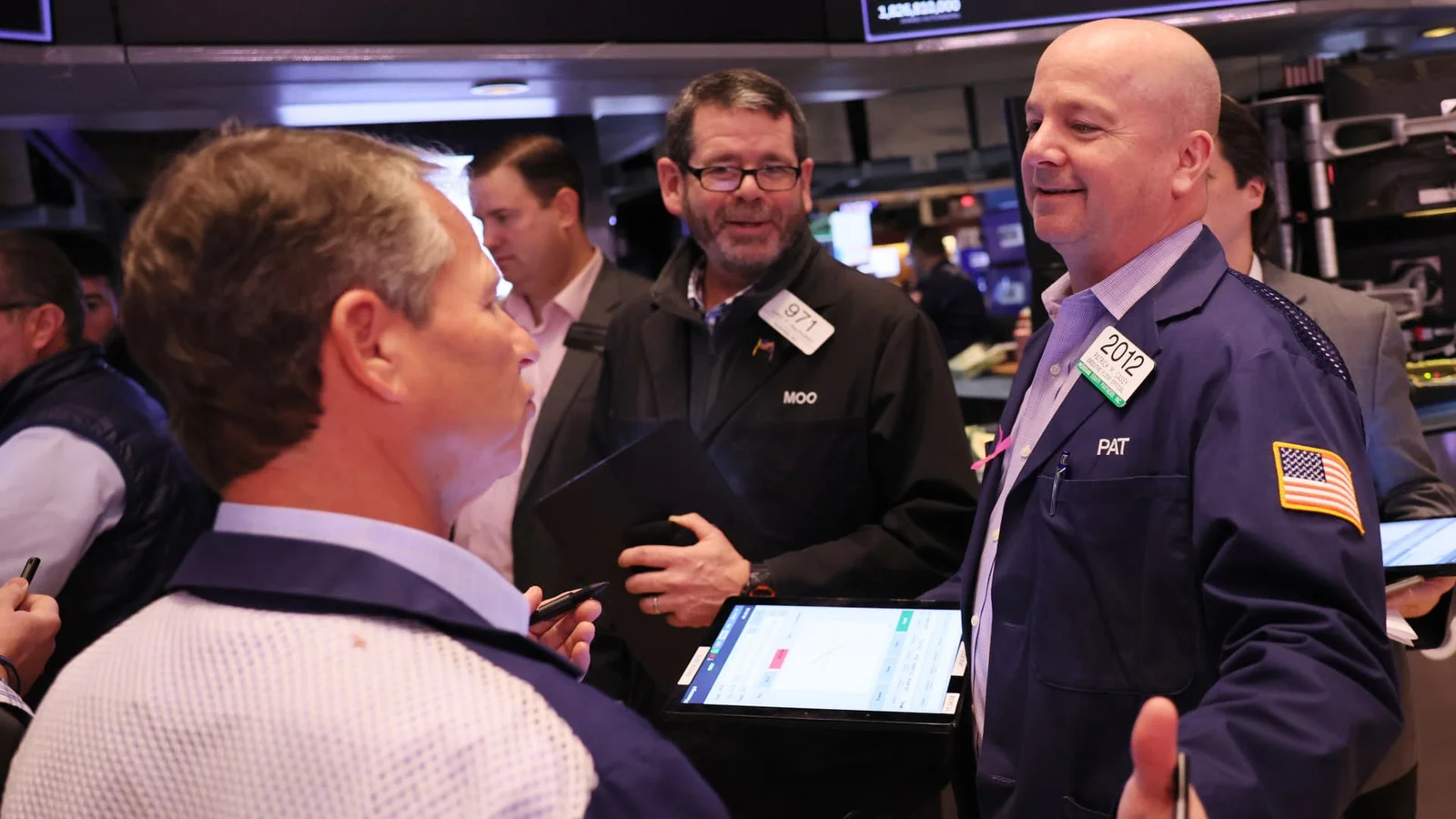 Bank Earnings Boost Stock Futures, But Mixed Data Weighs on Markets