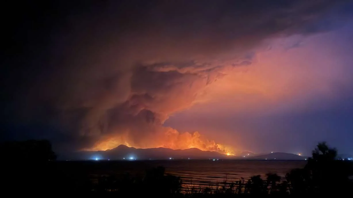 Eureka Evacuations Continue as Iron Fire Nears 22,000 Acres