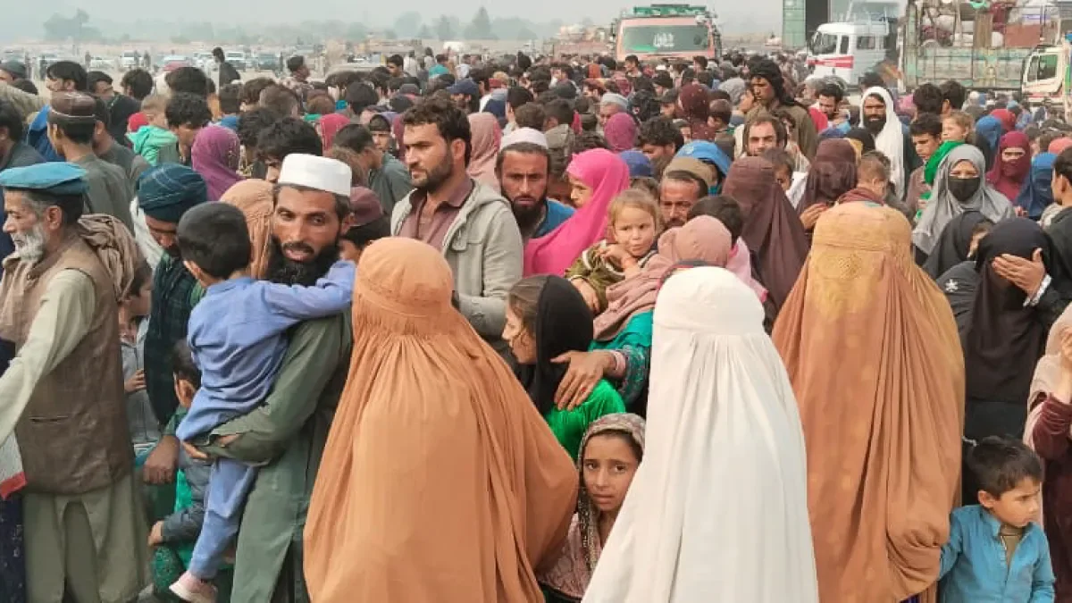 Afghan Refugees Face Uncertainty and Deportation Threats at Pakistan Border
