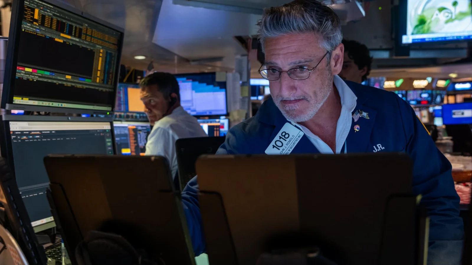 Dow Futures Fall as Trump Imposes 30% Tariffs on Mexico and EU