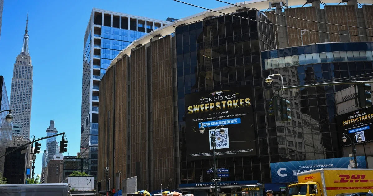 Niantic man identified after fatal fall from MSG upper deck during Goose show