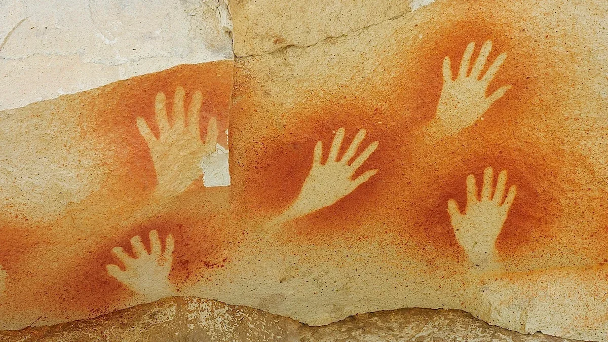 Two-Epoch Evolution Forged Humanity's Right-Hand Bias, New Study Finds