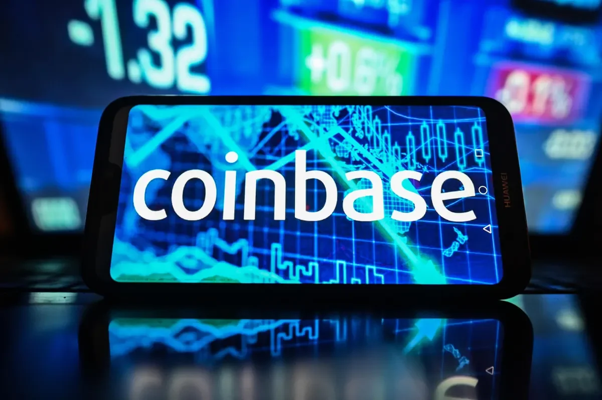 Coinbase Soars Amid SEC Decision Speculation and BlackRock Partnership