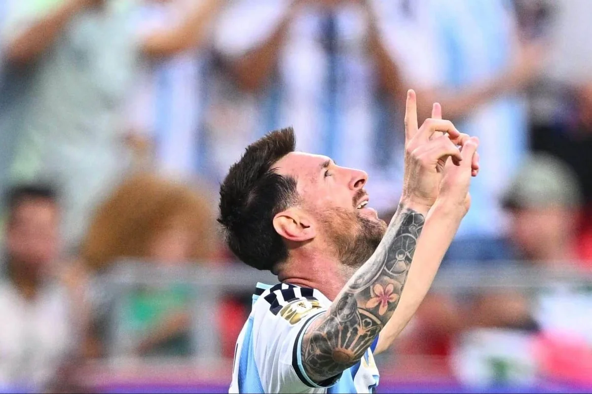 Messi’s hat-trick lights up Argentina’s World Cup opener against Algeria