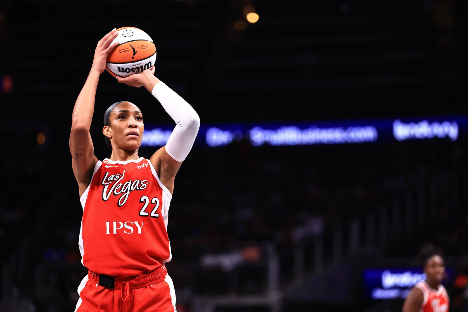 Gray's late heroics lift Aces past Dream as Wilson climbs scoring list