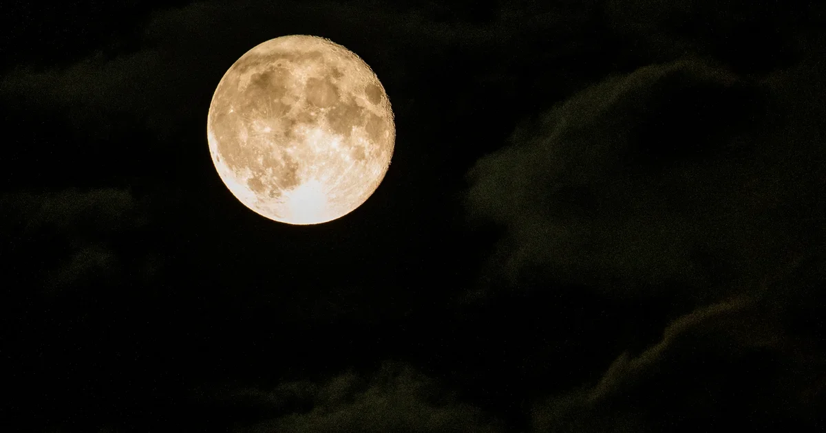 Don't Miss the Spectacular Super Blue Moon This Week