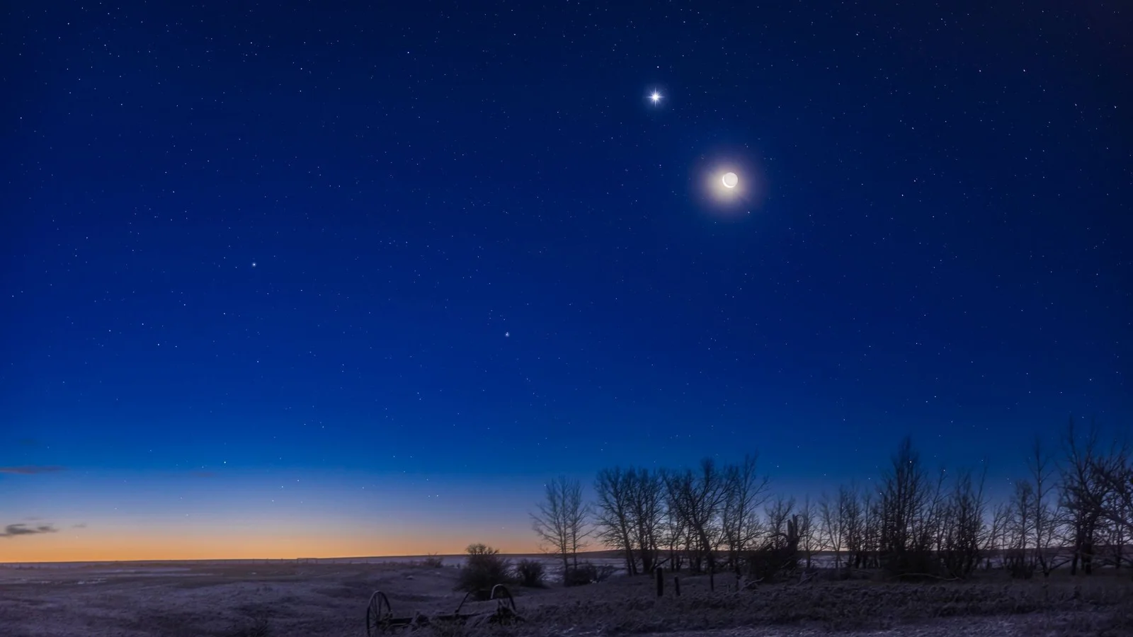 Crescent Moon Joins Jupiter, Venus and Mercury in Sunset Sky Parade