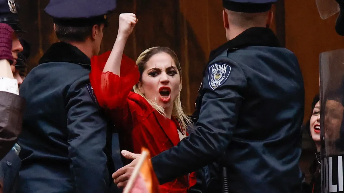 Lady Gaga rocks Harley Quinn look on set of 'Joker' sequel.