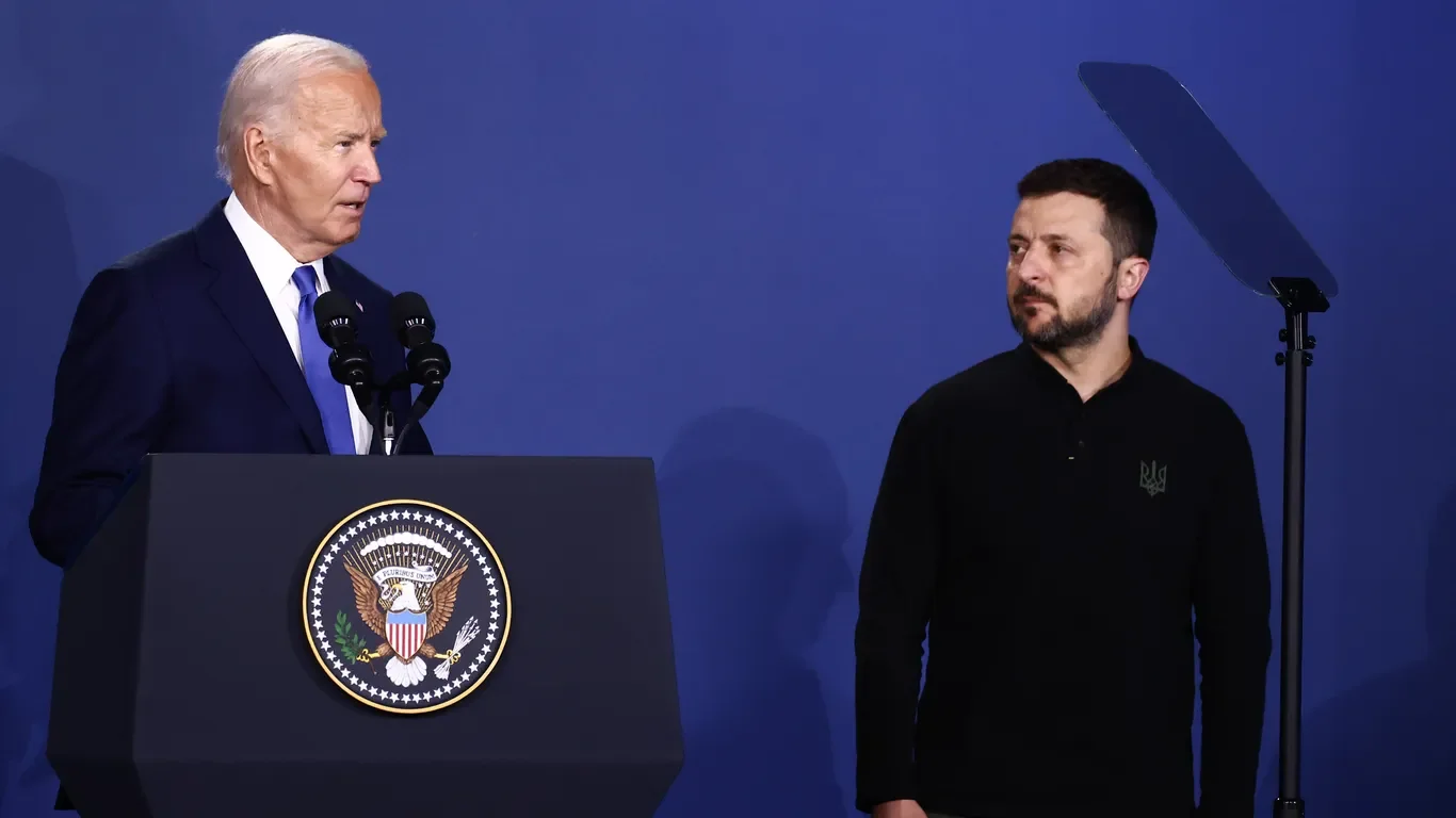 Biden Boosts Ukraine Aid with $725M Arms Package Amid Trump Concerns