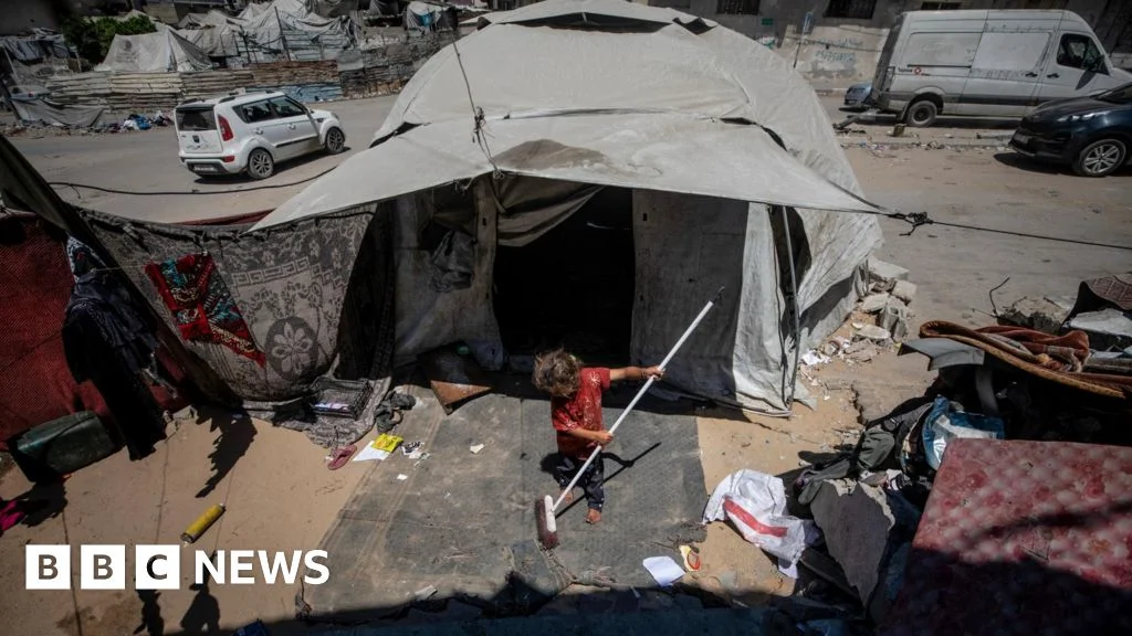 UN envoy warns Gaza ceasefire hanging by a thread as violence persists