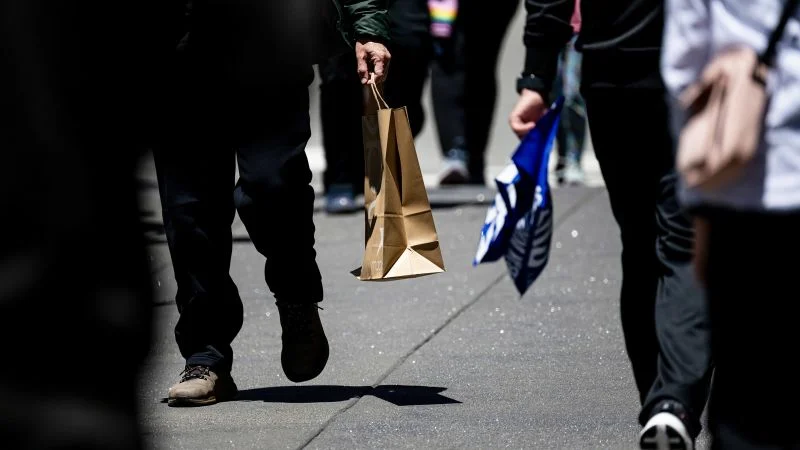 US Consumer Confidence Declines Amid Rising Economic Concerns