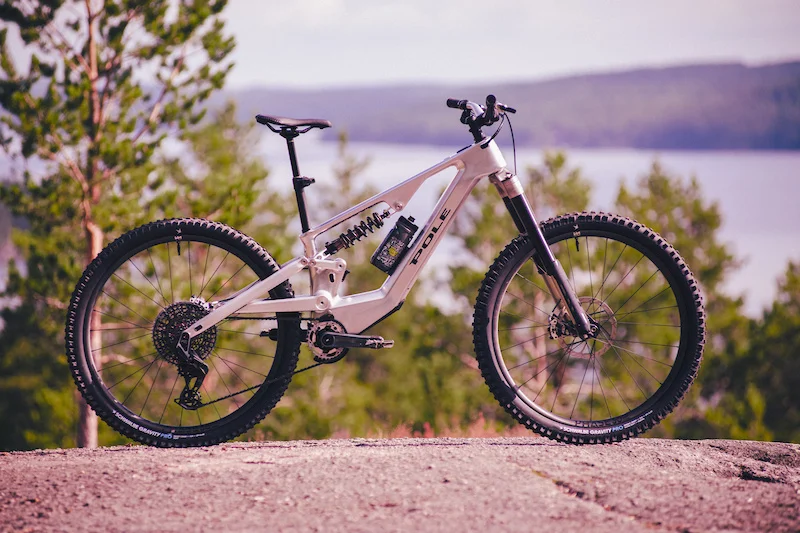 Pole Hiisi Goes Premium: Maxon-Powered e-MTB Breaks the Boutique Mold