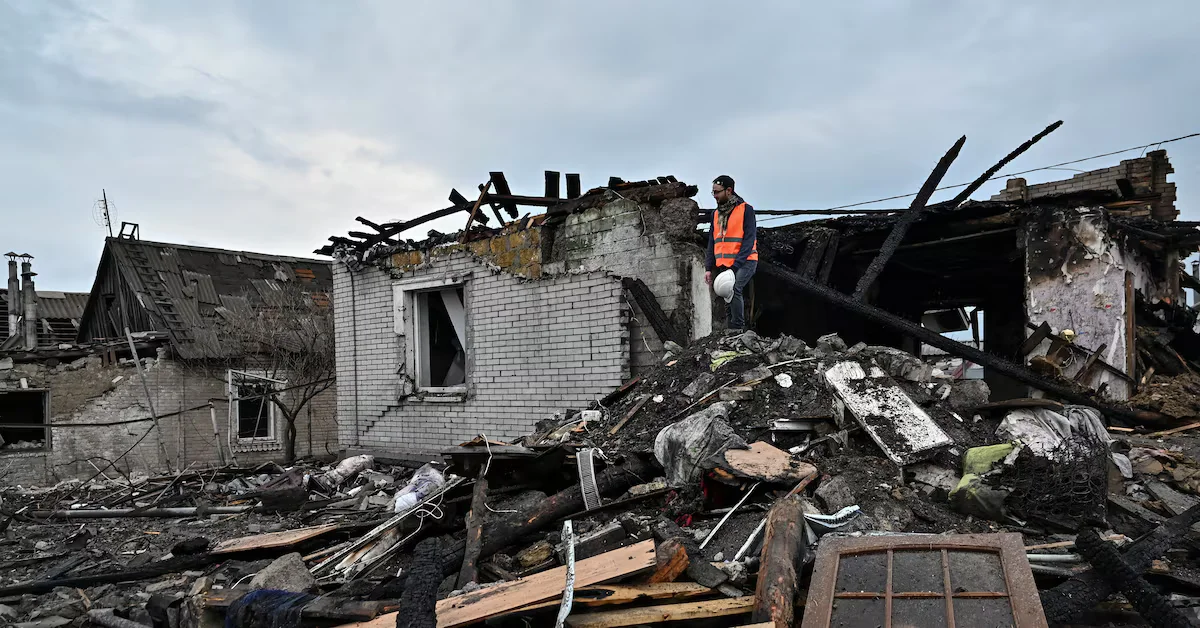 Russian strike kills two in Ukraine's Zaporizhzhia, Pope calls for peace