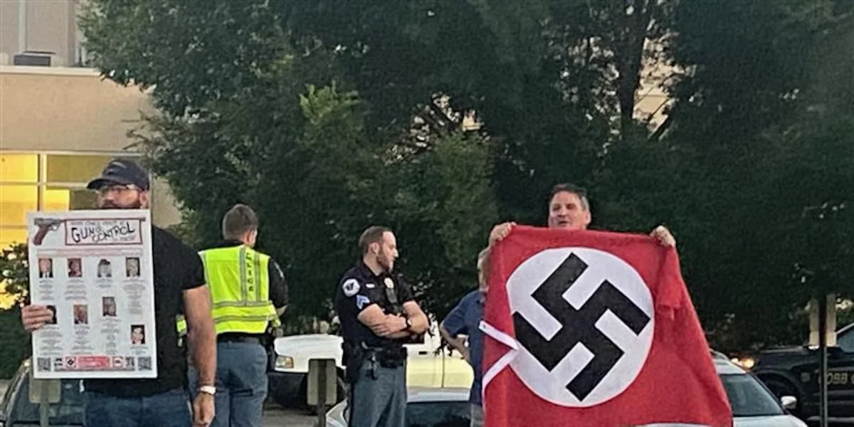 Nazi flag-waving protesters target Jewish center in Cobb County