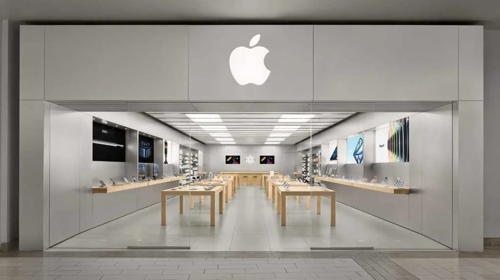 Apple plots store revamp to boost sales, bring back Genius Bars
