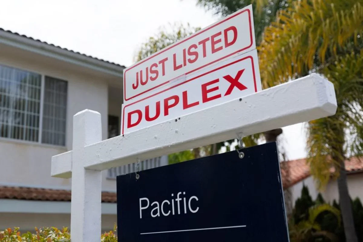 US housing market stalls as new single-family sales drop again