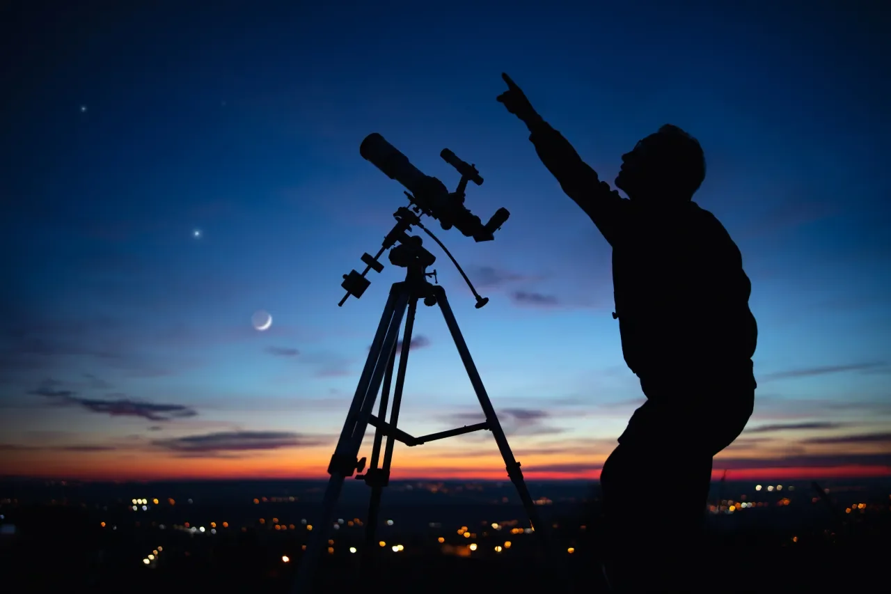 "March Night Sky Spectacle: 5 Planets Visible at Once!"