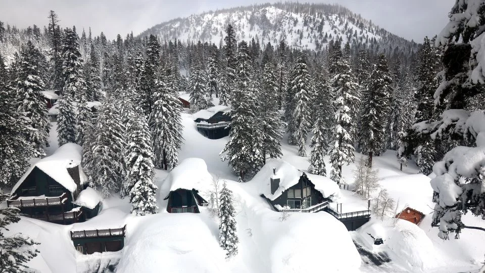 "Snowfall Disappearing: New Maps Reveal Alarming Trends"
