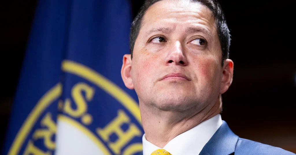 Gonzales resigns as expulsion vote looms over staffer affair