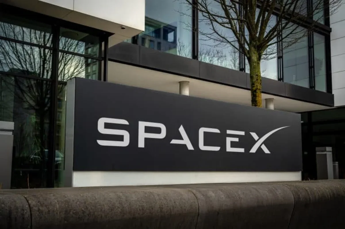 SpaceX valuation debate heats up as Musk hints at a 3.4 million× upside