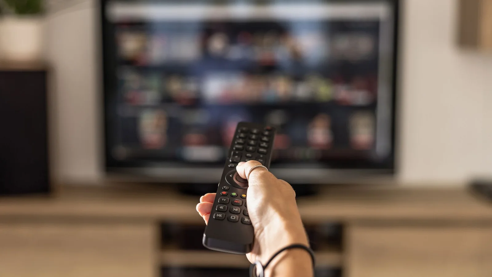 Tonight’s Streaming Lineup: Fresh Titles Across Netflix, Paramount+, Prime Video and More