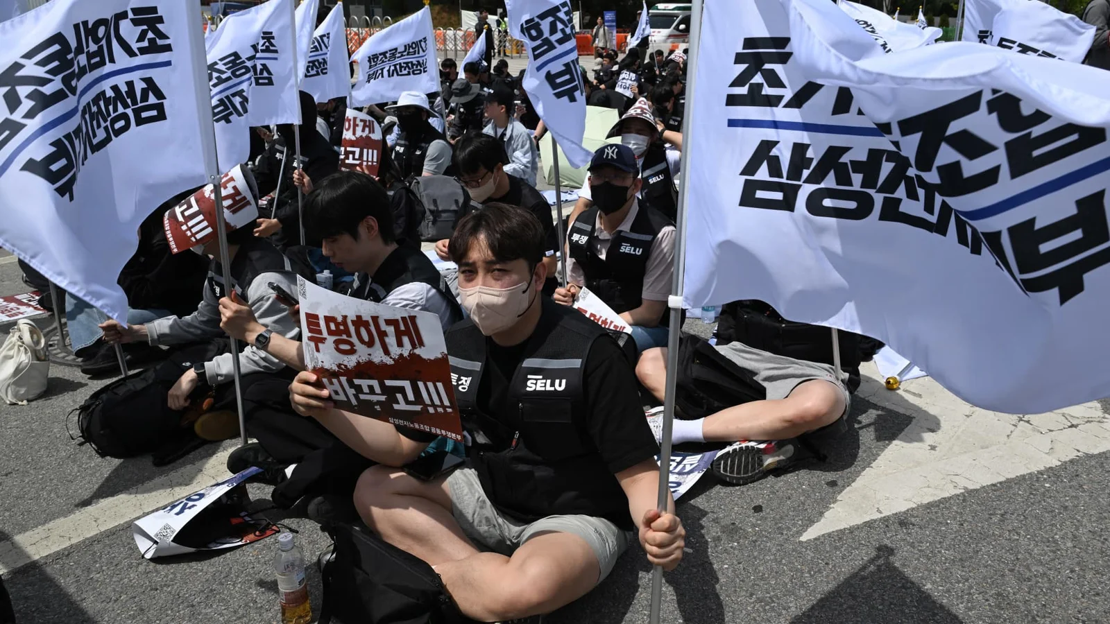 Samsung stock climbs as union suspends strike over tentative wage deal