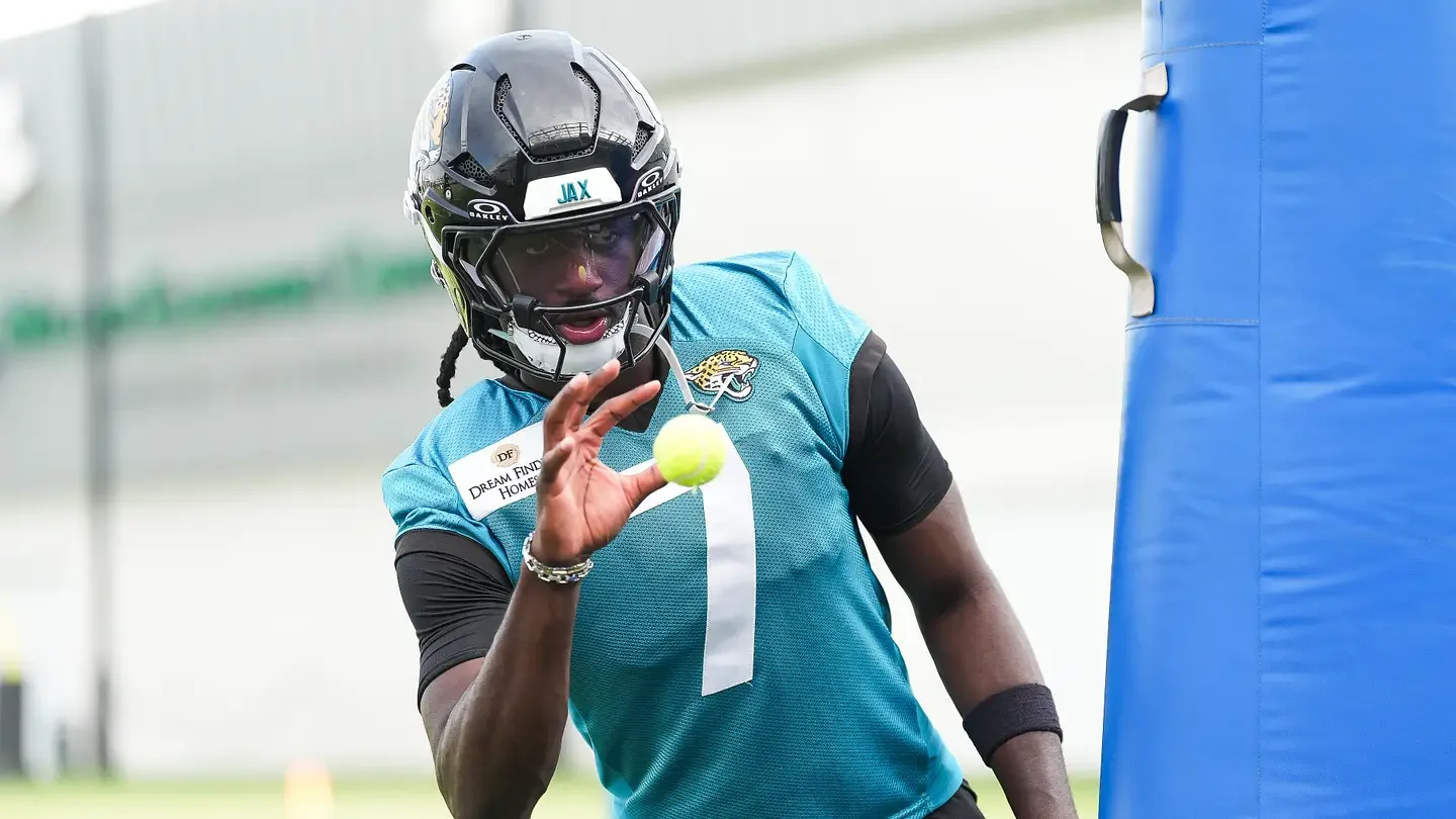 Brian Thomas Jr. Lights Up Jaguars Day 5 Camp With Deep Catch