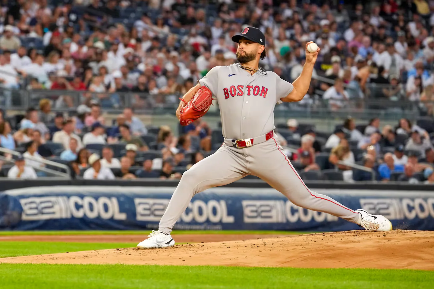 Red Sox aim to clinch Fenway rubber match vs Mariners