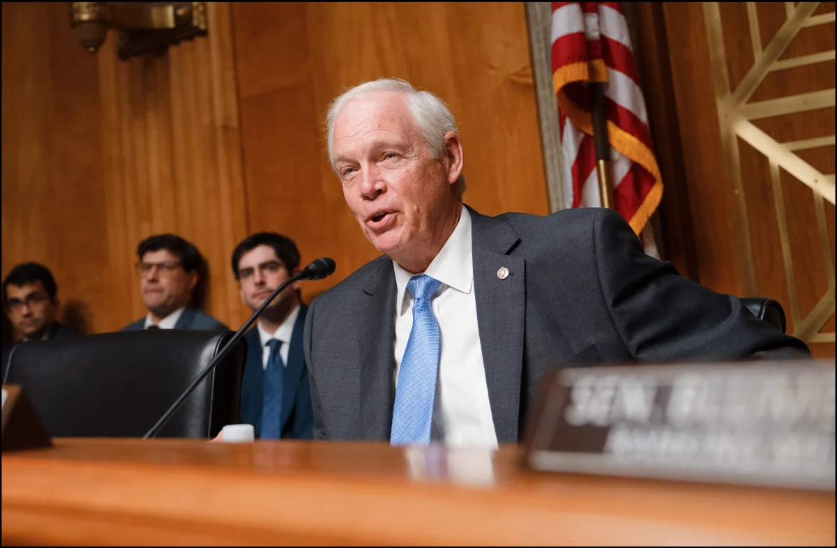 First Fauci iPhone Texts Released by Johnson and Paul in Government Data Dump
