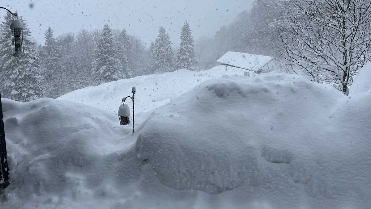 Northeast US Battles Snowstorms and Power Outages.
