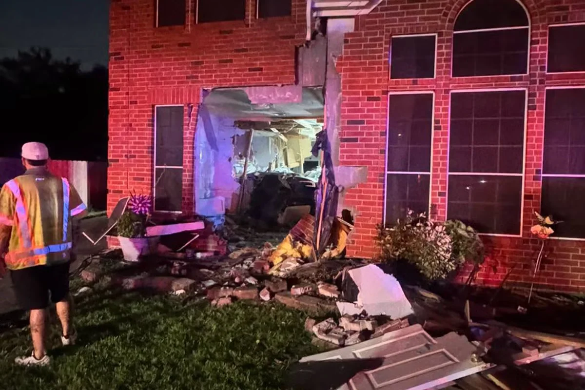 Autopilot Tesla crash into Texas home kills 76-year-old resident