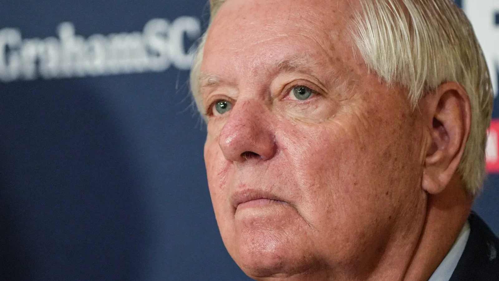 Graham Threatens Iran Over Hormuz, Vows Obliteration if Resistance Arises