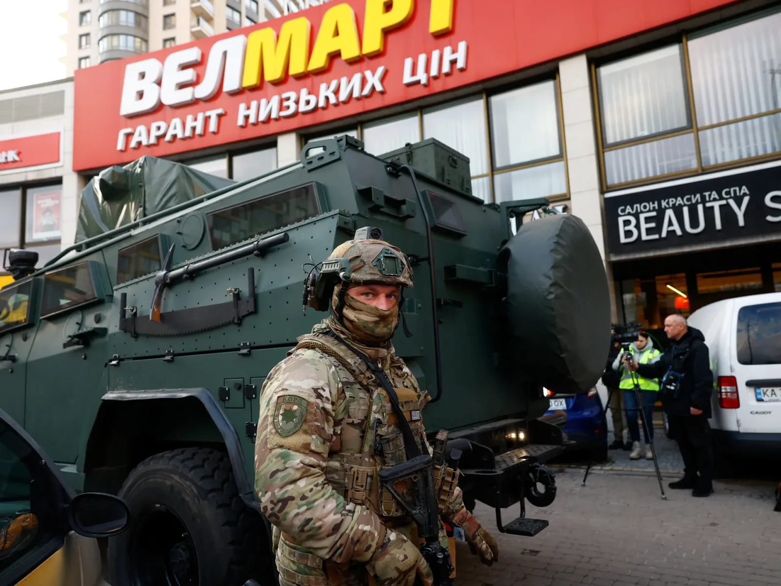 Kyiv Gunman Killed, Hostages Rescued in Supermarket Siege