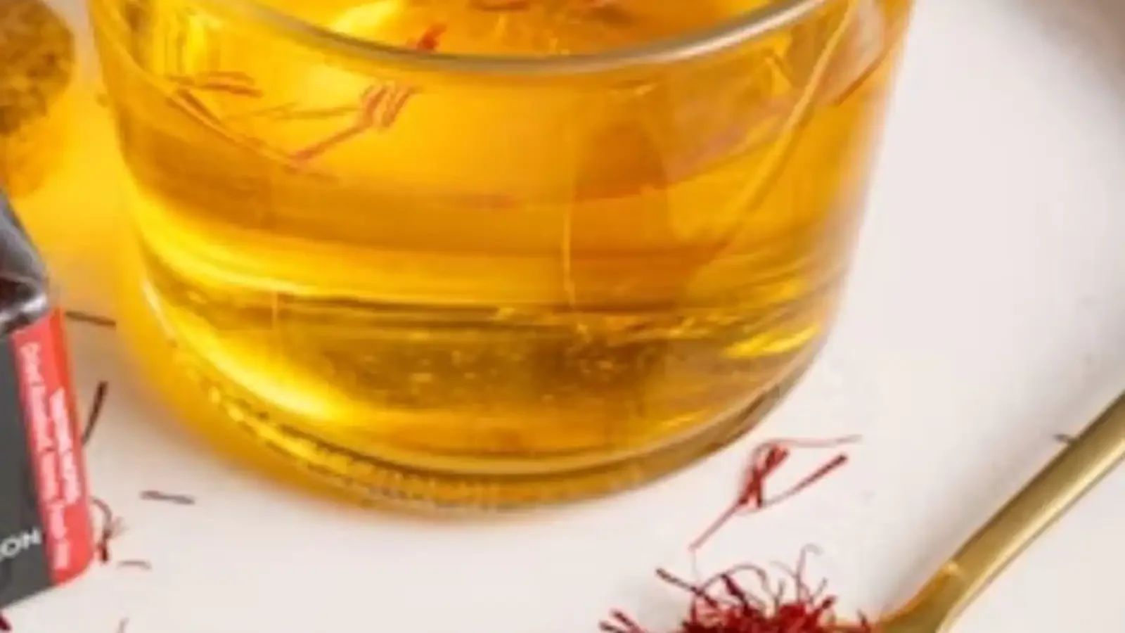 Morning Saffron Water: A Bright Start for Mood, Digestion, and Skin