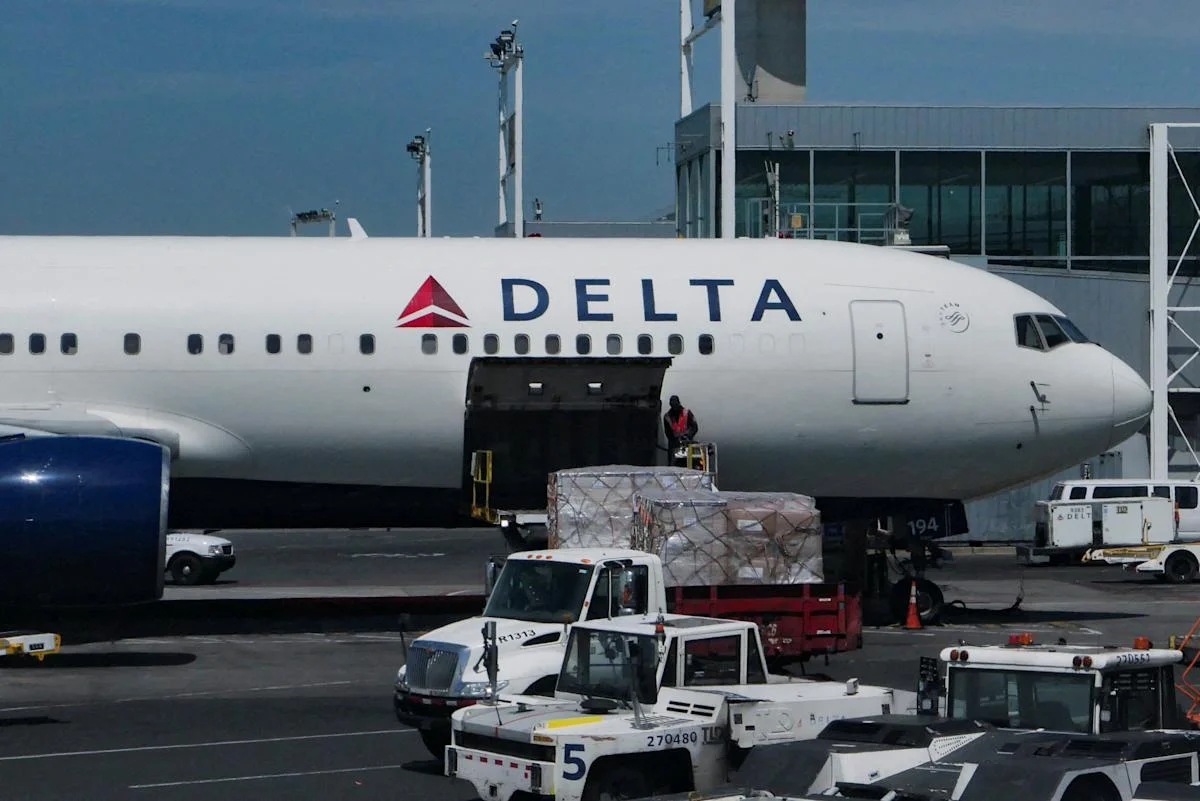 Delta beats Q1, keeps 2026 plan despite fuel spike and TSA headwinds